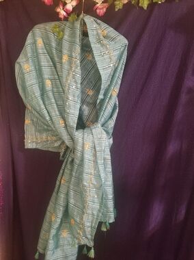 Beautiful ​Vintage Raw Silk Embroidered Teal & Gold Dupatta Shawl w/Tassels